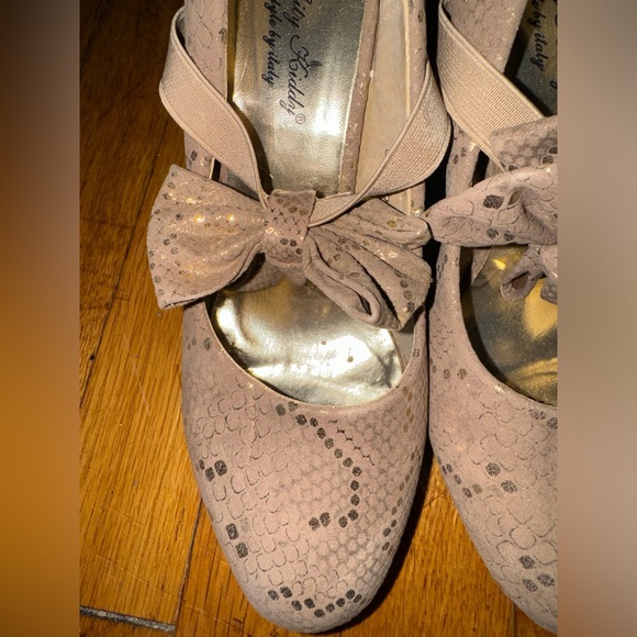 City Kiddy Style By Italy Women’s Tan Suede Sparkle Heels Size 7 - Picture 4 of 6